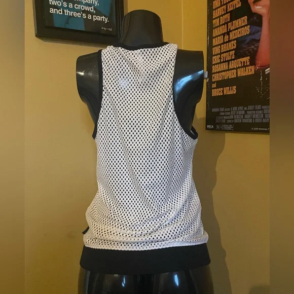 Fabletics Fishnet Style Workout Top - Picture 3 of 4